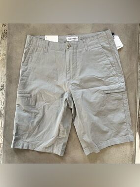 Calvin Klein Men's Light Gray Cargo Shorts Size 30 NWT